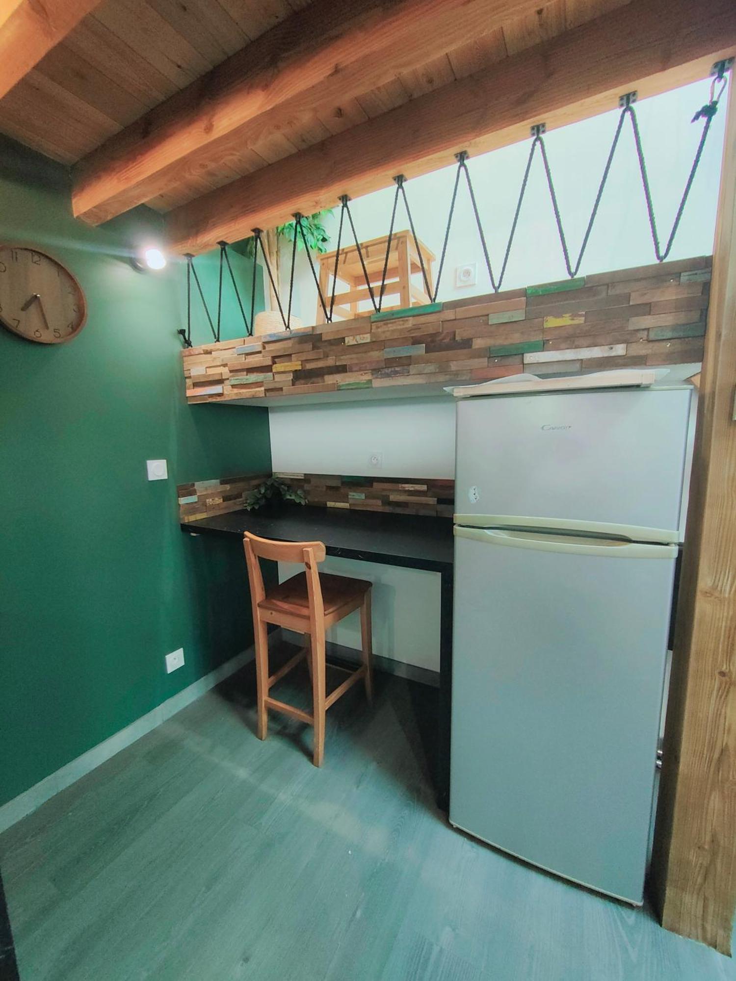 הוילה סנט-מדארד-אן-ז'אל Tiny House Avec Jardin Et Acces Piscine Chauffee מראה חיצוני תמונה