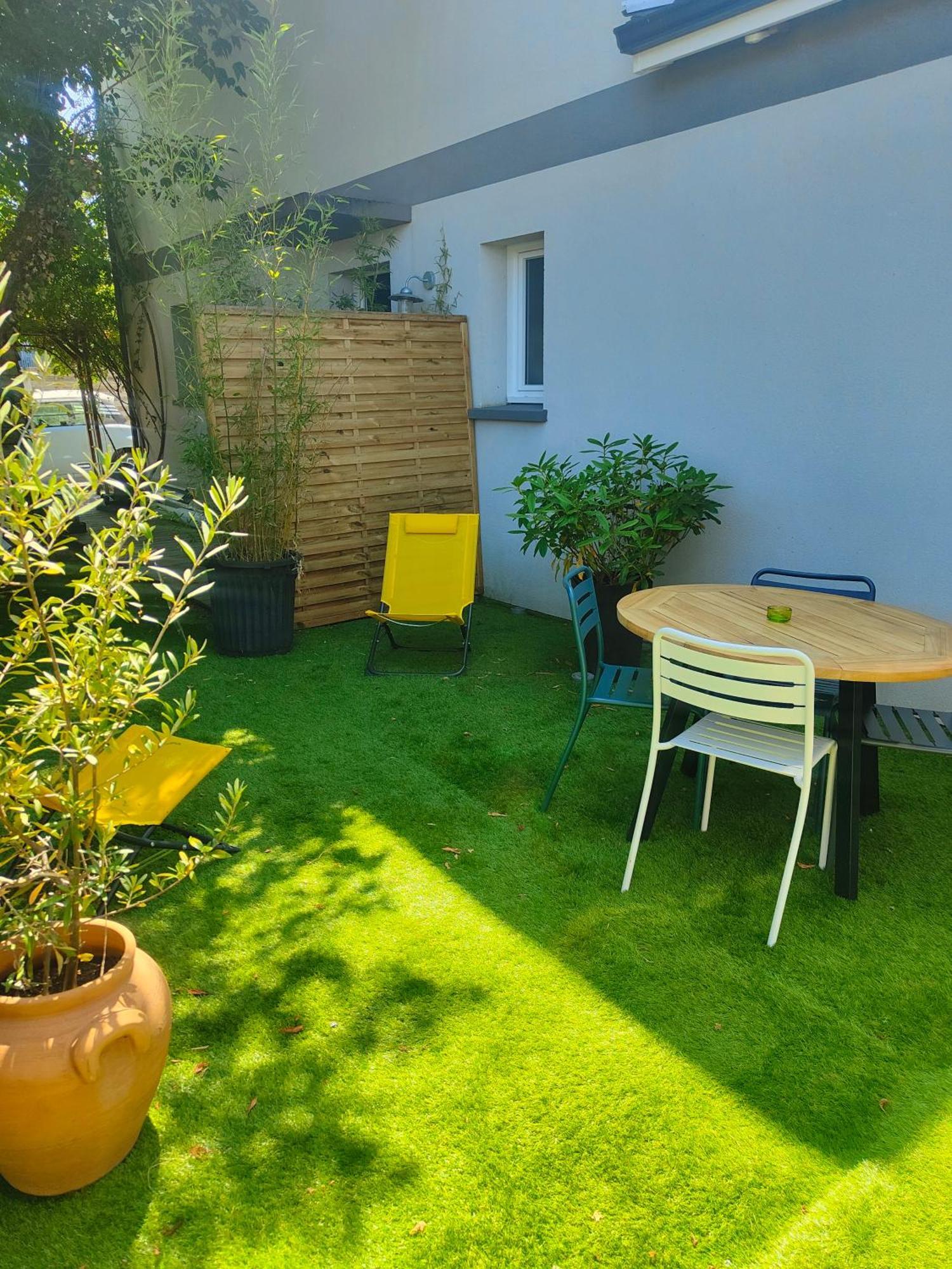 הוילה סנט-מדארד-אן-ז'אל Tiny House Avec Jardin Et Acces Piscine Chauffee מראה חיצוני תמונה